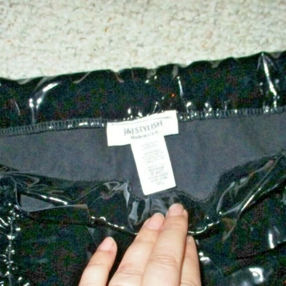 Black Shiny Liquid Ruffle Goth Pleather Witch Sexy Club Unique Leggings 2XL NEW - Picture 7 of 7